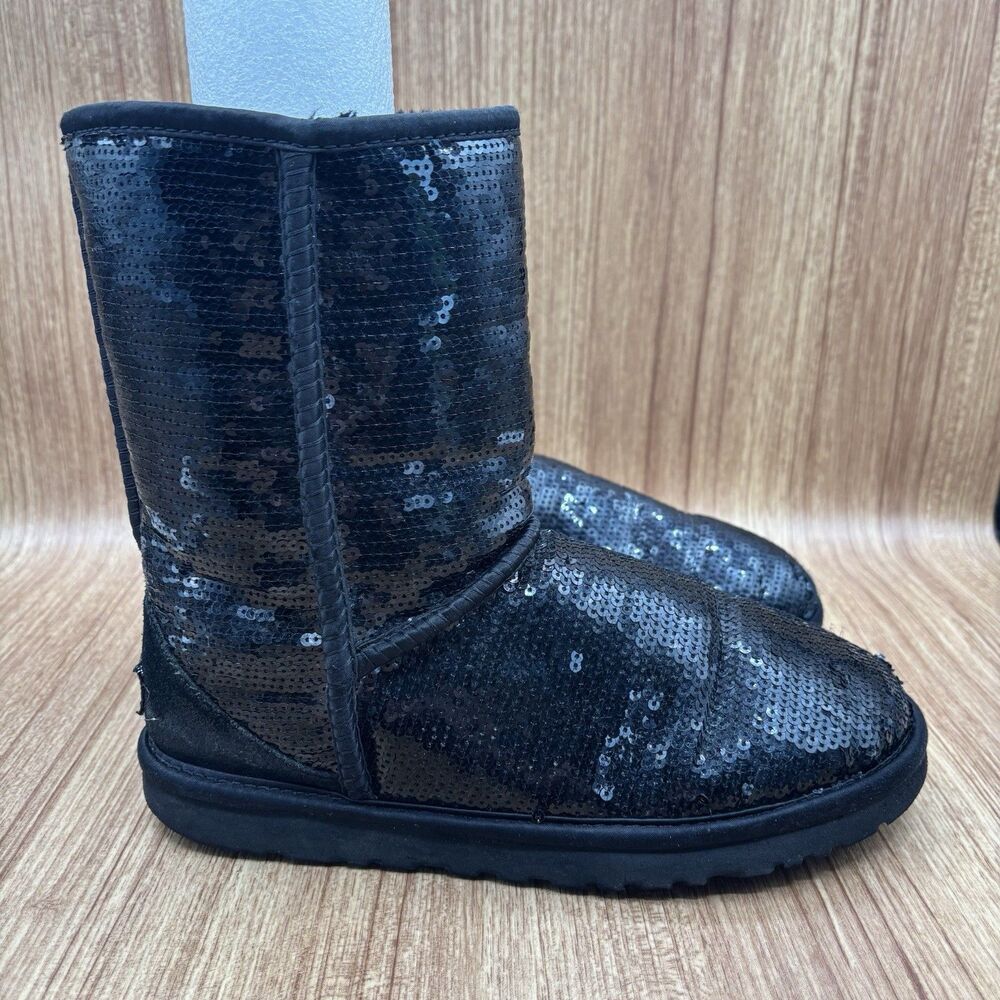 UGG CLASSIC SHORT SEQUIN SPARKLES BLACK BOOTS US 6/‎ EU 37/ UK 4.5